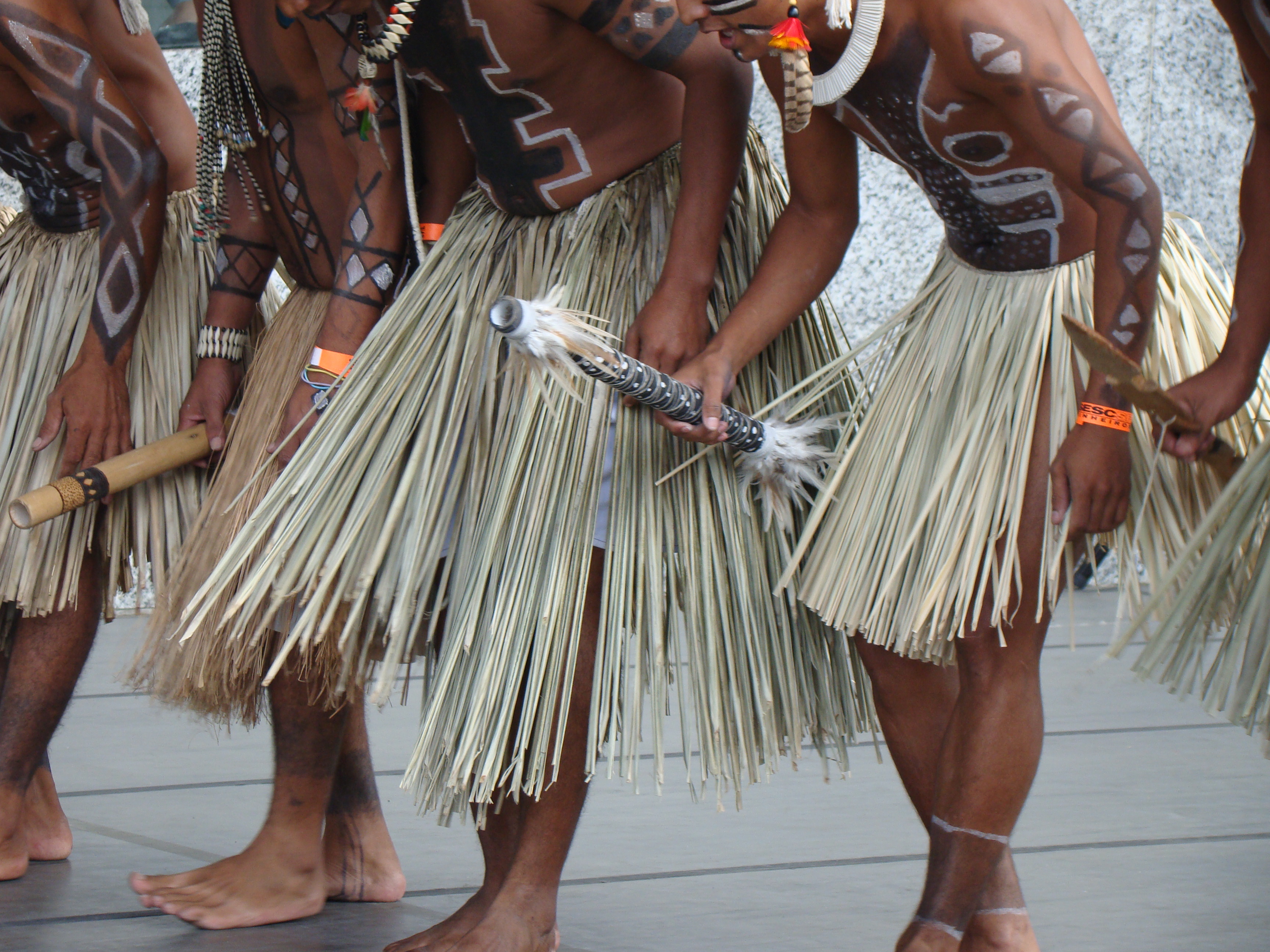 conectividade social 2 - Explorando a Magia da Dança Tradicional Tari: Um  Mergulho Cultural