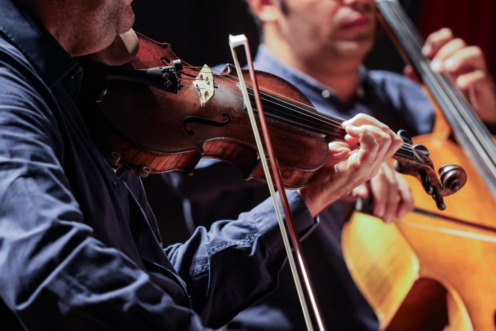 6e7a7750.larissa paz